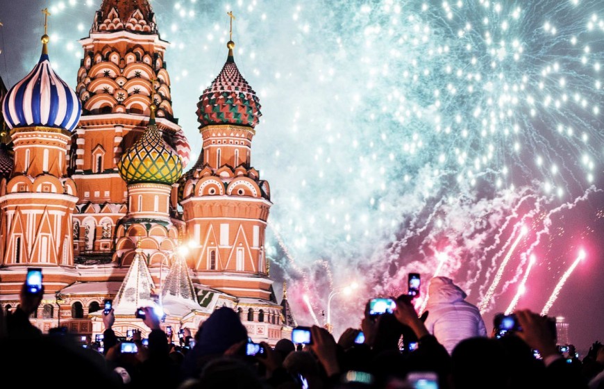 salyut-na-novyiy-god-2017-v-moskve