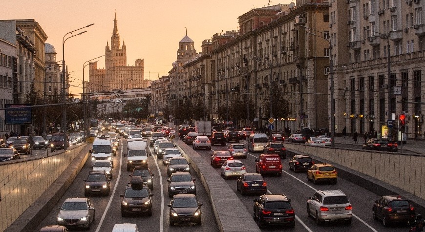 MOSCOW, RUSSIA - OCTOBER 9, 2018: Heavy traffic in Bolshaya Sadovaya Street. Dmitry Feoktistov/TASS

Ðîññèÿ. Ìîñêâà. Âèä íà Áîëüøóþ Ñàäîâóþ óëèöó. Äìèòðèé Ôåîêòèñòîâ/ÒÀÑÑ